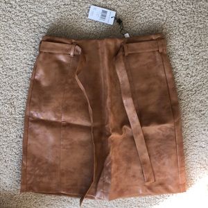 BCBG brown soft leather skirt